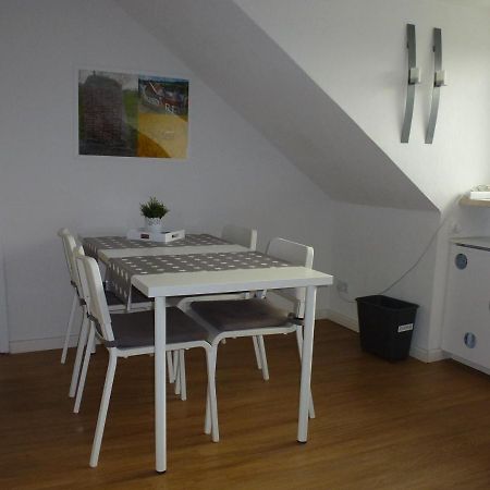 Ferienwohnung Am Runenstein 7 Busdorf Bagian luar foto
