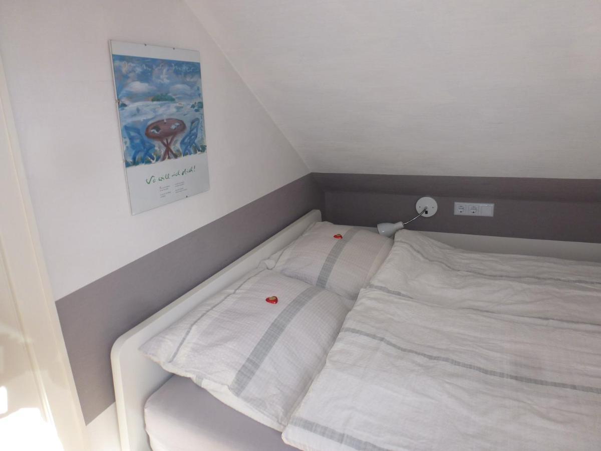 Ferienwohnung Am Runenstein 7 Busdorf Bagian luar foto