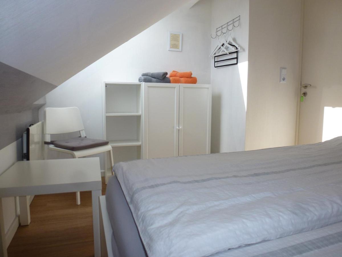 Ferienwohnung Am Runenstein 7 Busdorf Bagian luar foto