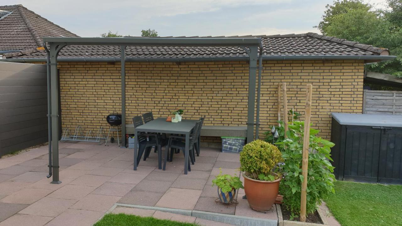 Ferienwohnung Am Runenstein 7 Busdorf Bagian luar foto